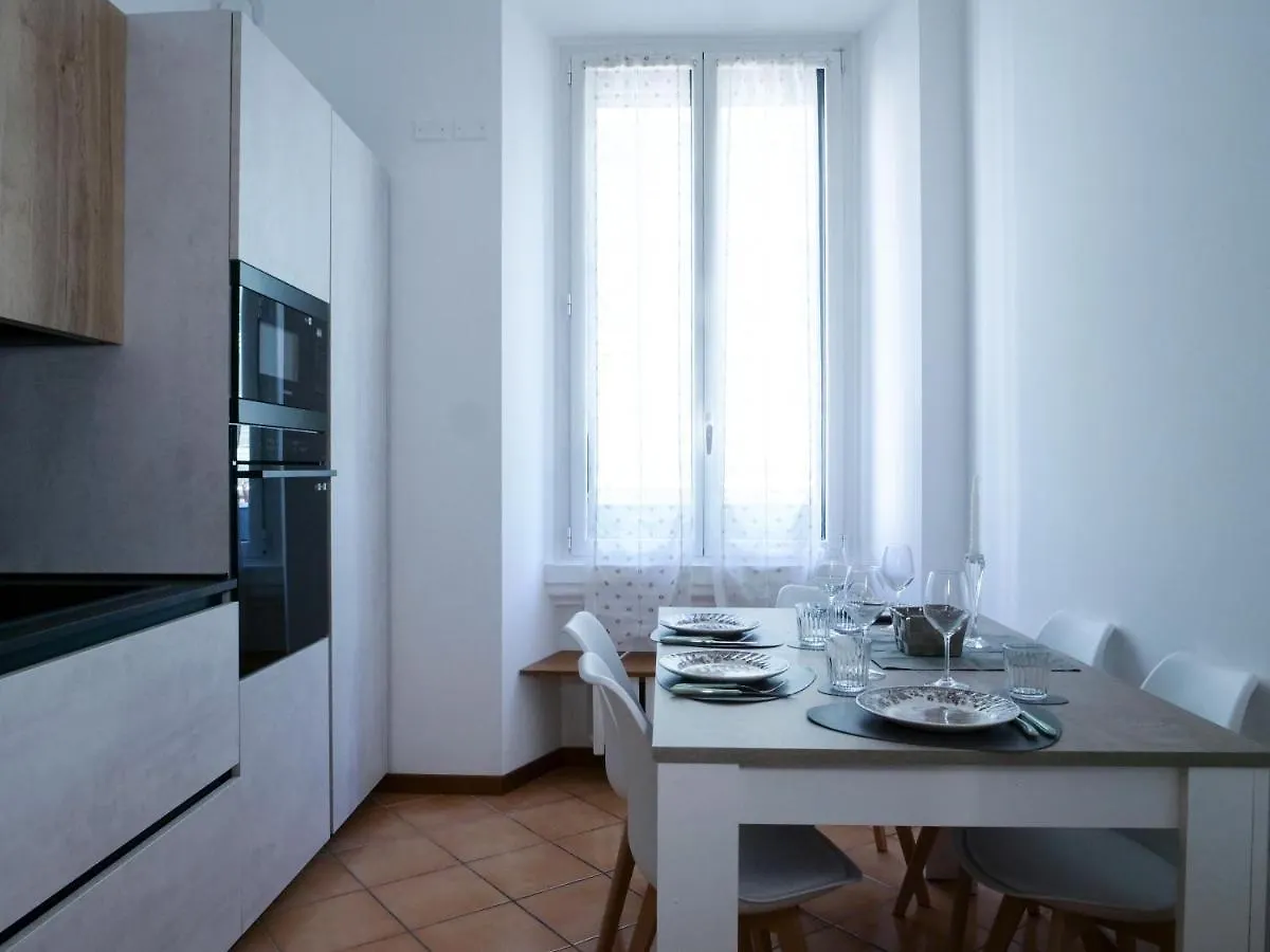 Apartment Wonderful Downtown Apartment-Hd Netflix, King-Size Bed, Two Minutes' Walk From Metro Milan